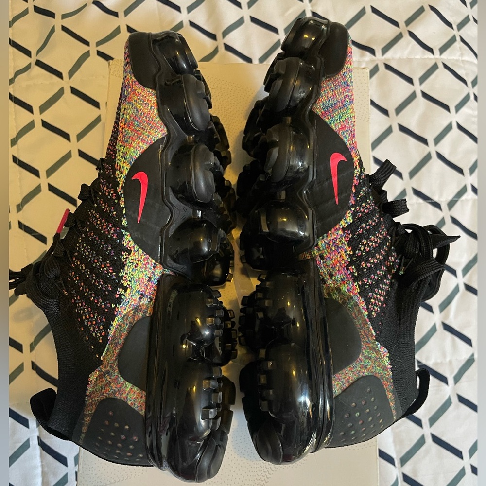 Nike Black and Multicolor Vapormax Flyknit Shoes - Picture 3 of 9
